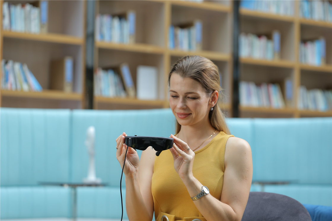 1080P 3D Glasses HDMI & TYPE C 1800 Nits VR Smart Glasses For Video / Games 1080P 3D Glasses HDMI & TYPE C 1800 Nits VR स्मार्ट ग्लासेस वीडियो / गेम्स के लिए